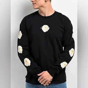 NWOT Empyre Roses Photo Black Long Sleeve Tee - Size L